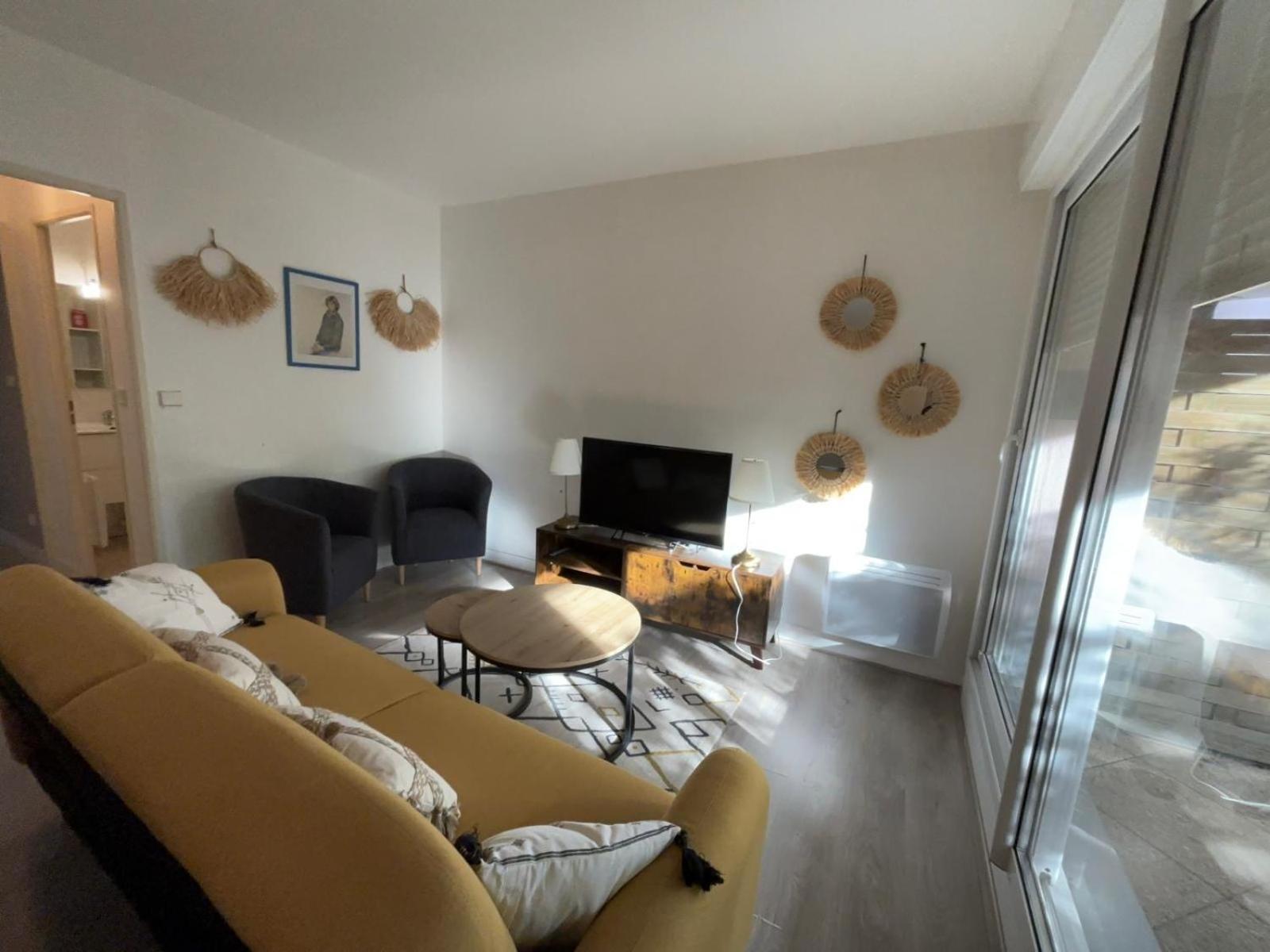 Appartement En Centre Ville Avec Cour Face Au Parc Pasteur Orléans Dış mekan fotoğraf