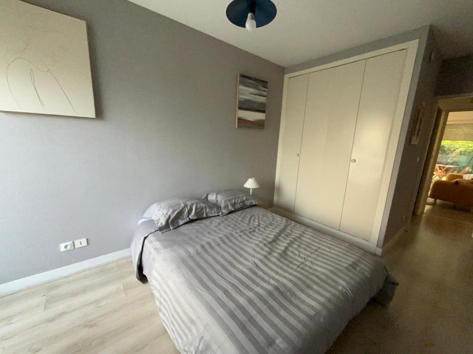 Appartement En Centre Ville Avec Cour Face Au Parc Pasteur Orléans Dış mekan fotoğraf