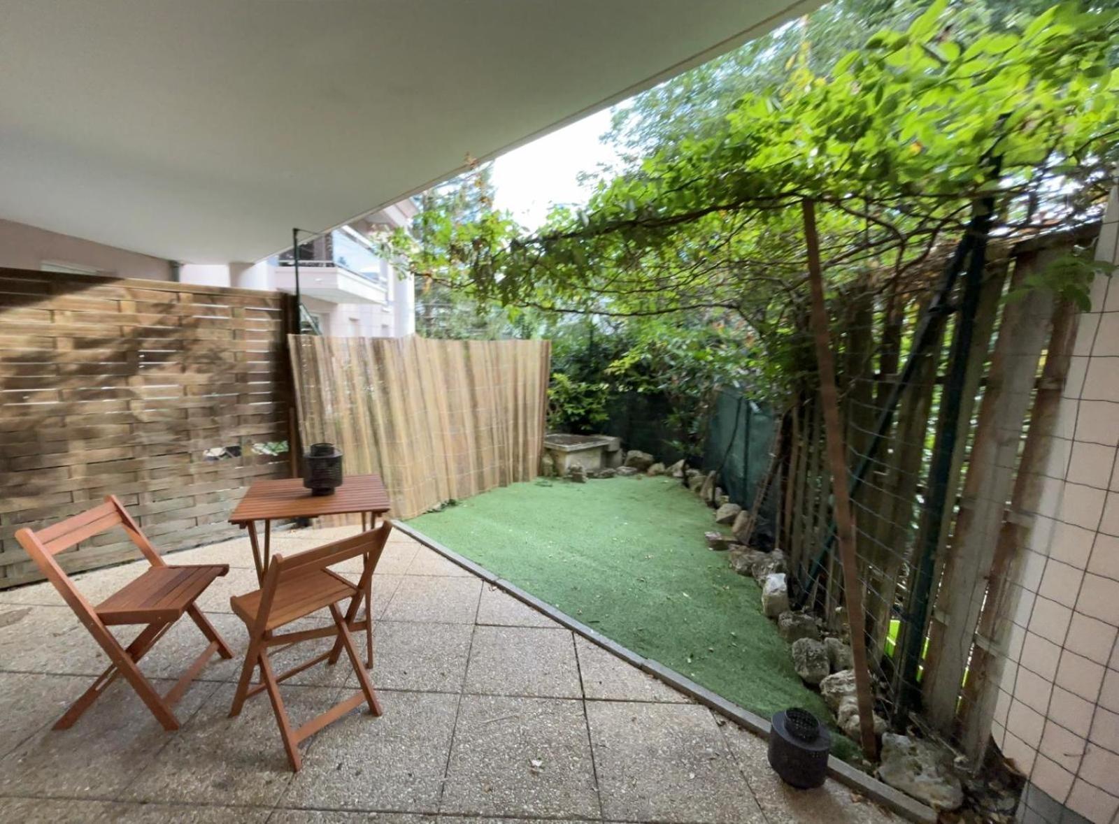 Appartement En Centre Ville Avec Cour Face Au Parc Pasteur Orléans Dış mekan fotoğraf