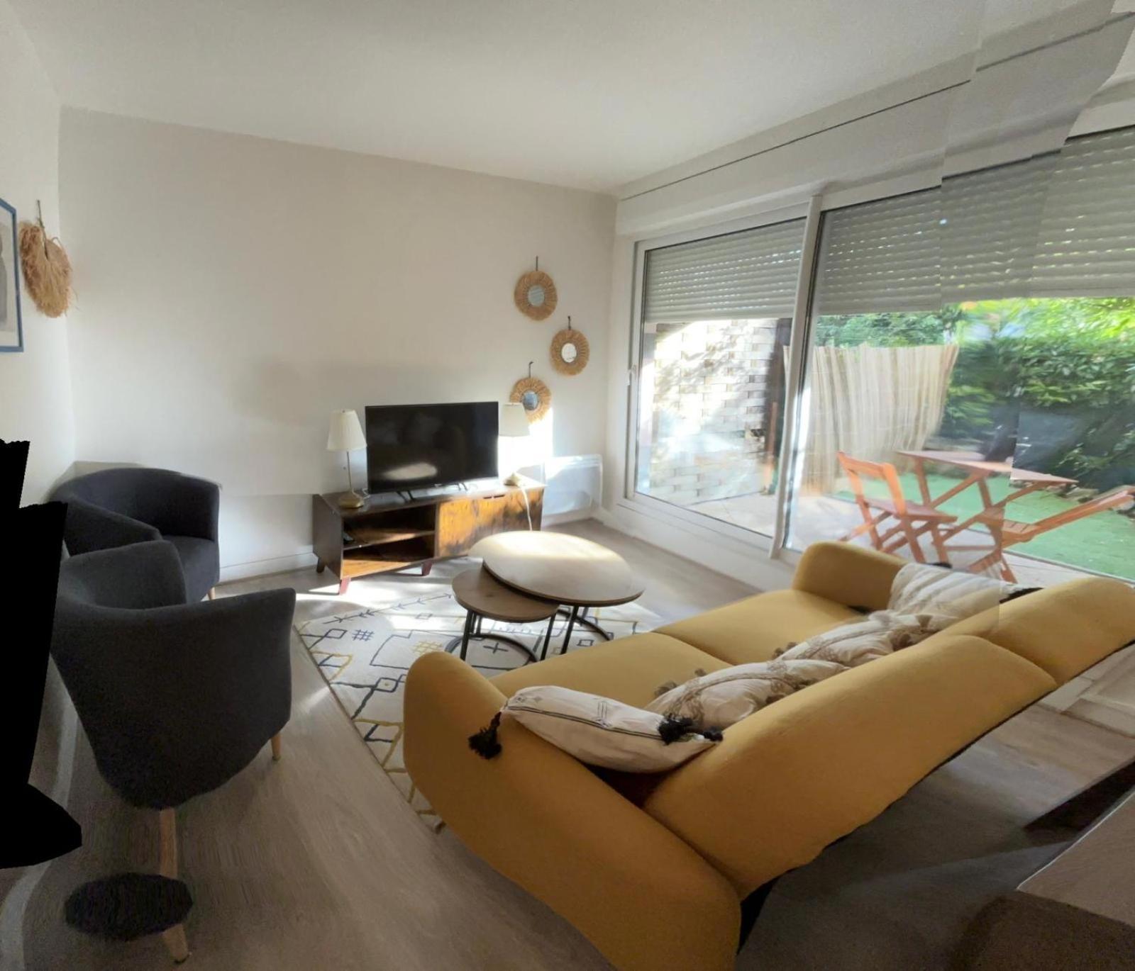 Appartement En Centre Ville Avec Cour Face Au Parc Pasteur Orléans Dış mekan fotoğraf